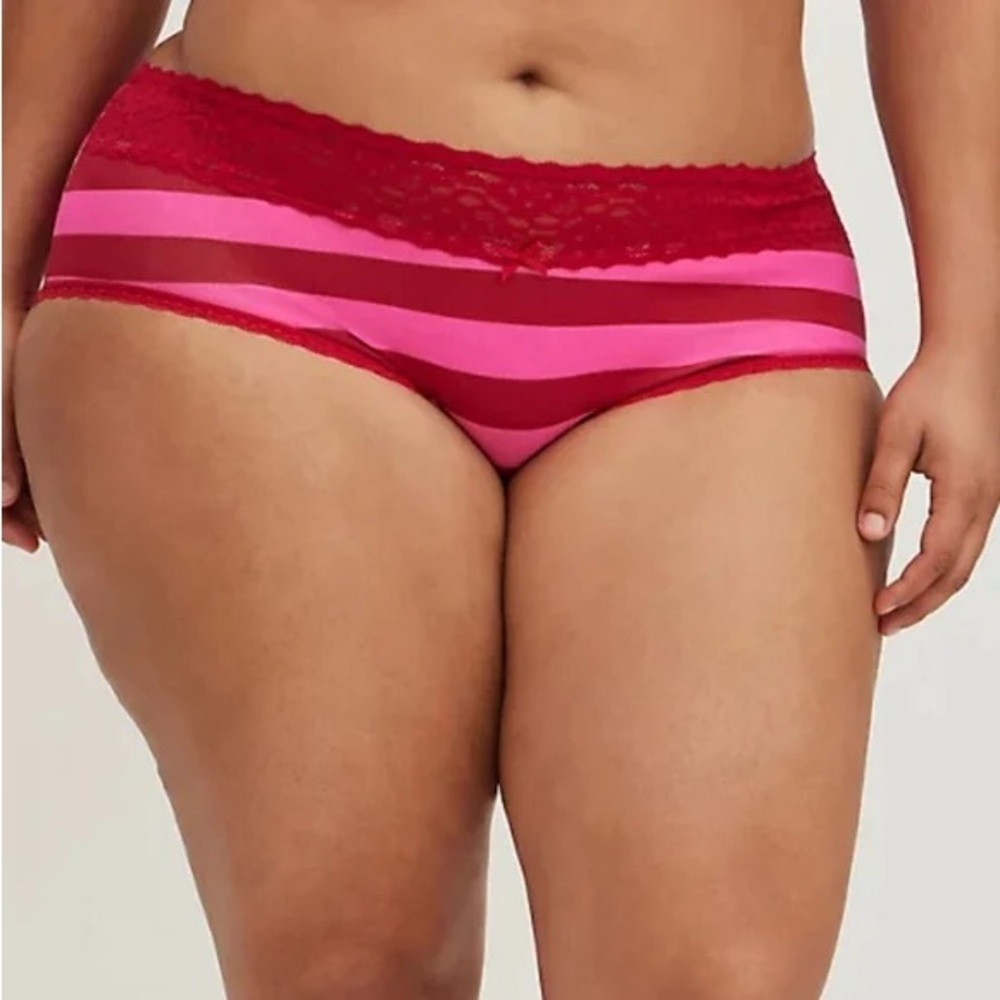 NWT Torrid 1 Pink & Red Lace Boyshorts